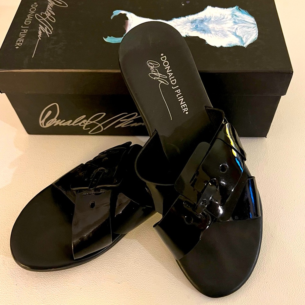 Donald Pliner Harper Pearlised Patent Sandal
